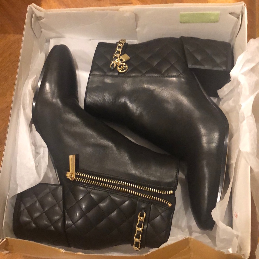 Stylish MK ankle boots…worn one time